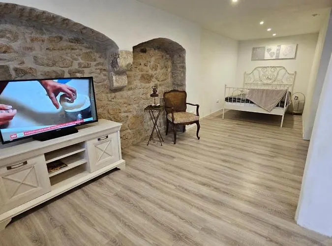 아파트 ,,hinter Der Mauer